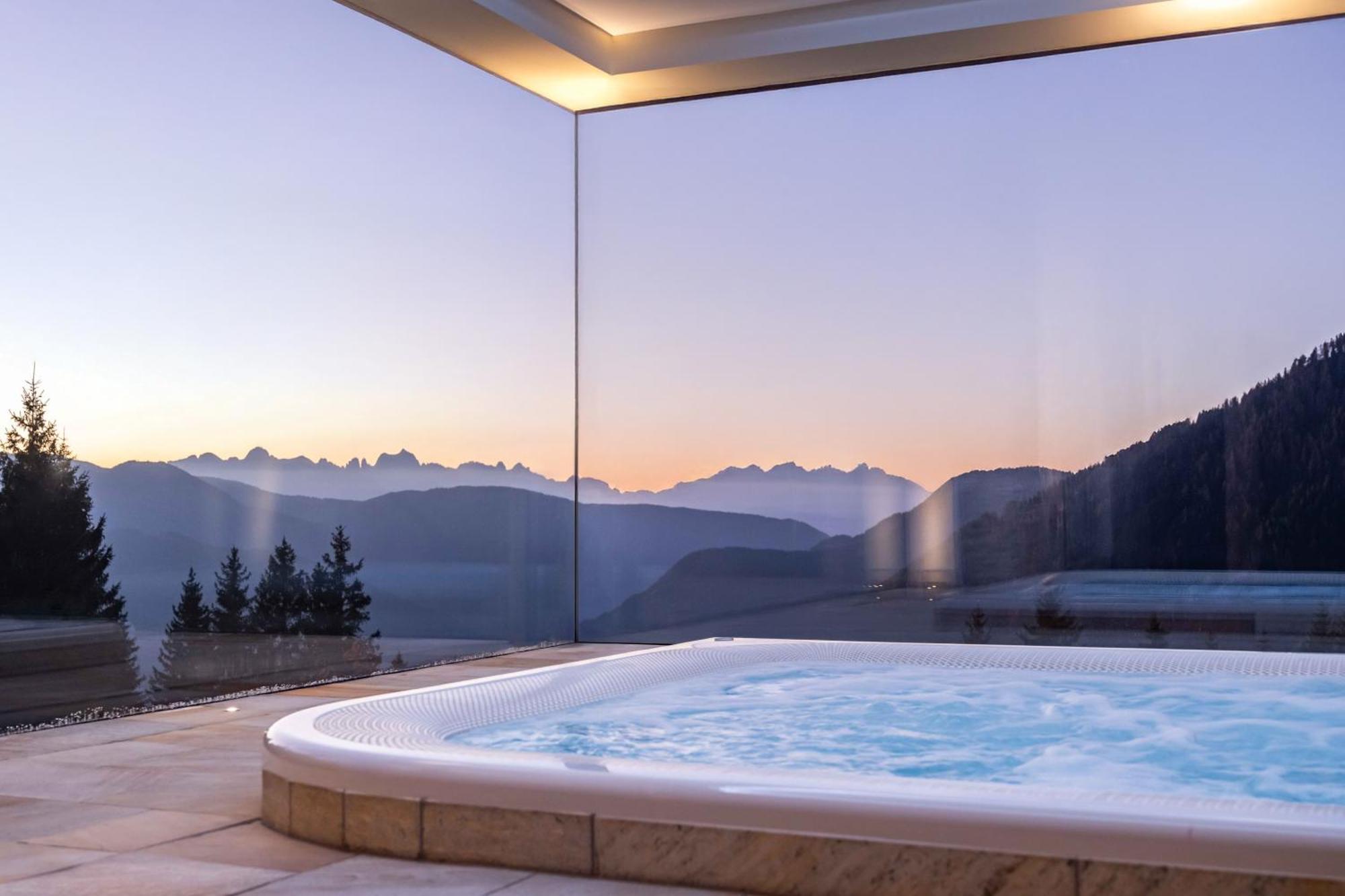 Terra - The Magic Place Relais & Chateaux Sarentino Exteriör bild